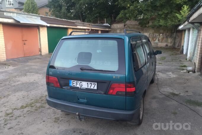 Peugeot 806 221 Minivan