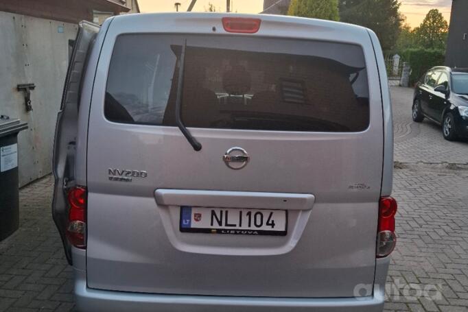 Nissan NV200 1 generation Combi minivan