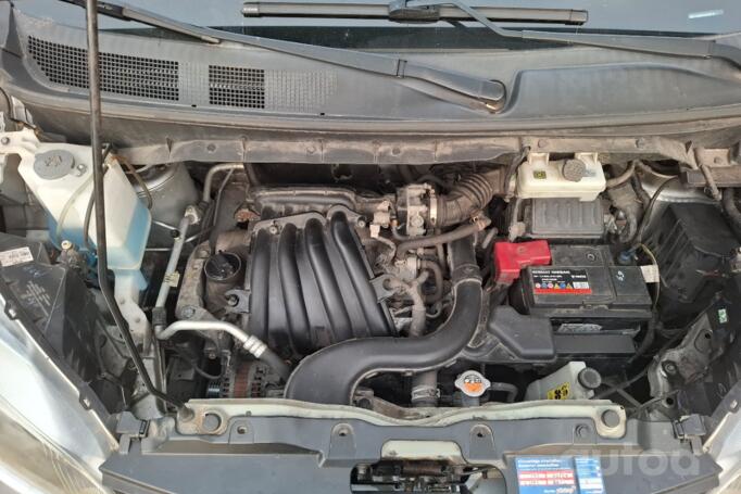 Nissan NV200 1 generation Combi minivan