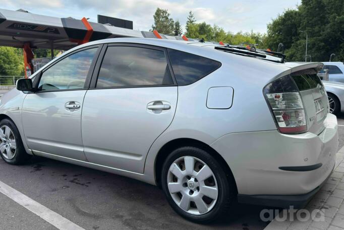 Toyota Prius 2 generation Hatchback