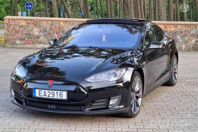 Tesla Model S 1 generation Liftback
