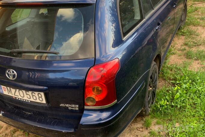 Toyota Avensis 2 generation wagon