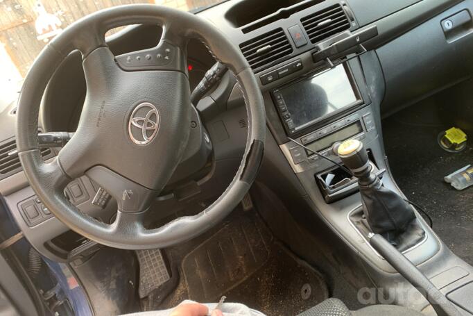 Toyota Avensis 2 generation wagon