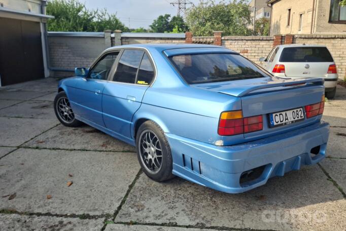 BMW 5 Series E34 Sedan