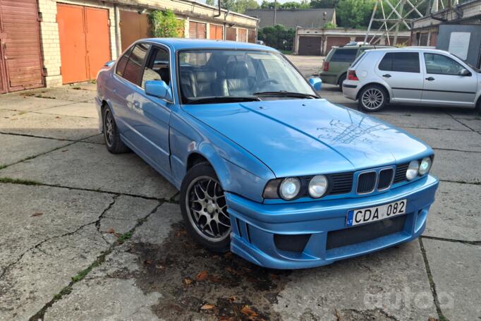 BMW 5 Series E34 Sedan