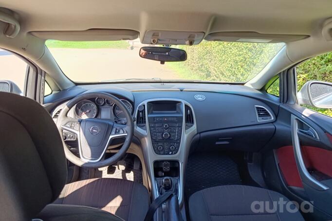 Opel Astra J [restyling] Sports Tourer wagon 5-doors