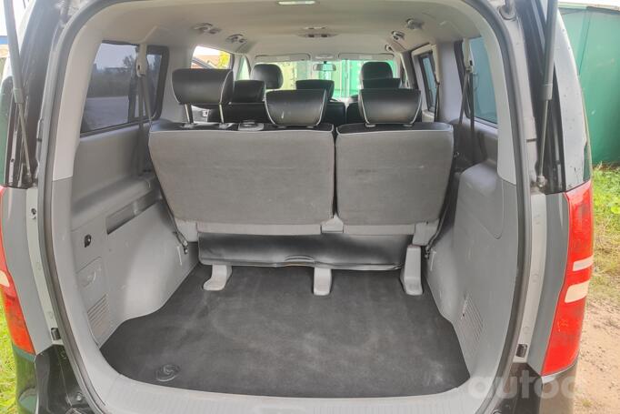 Hyundai H-1 Grand Starex Minivan