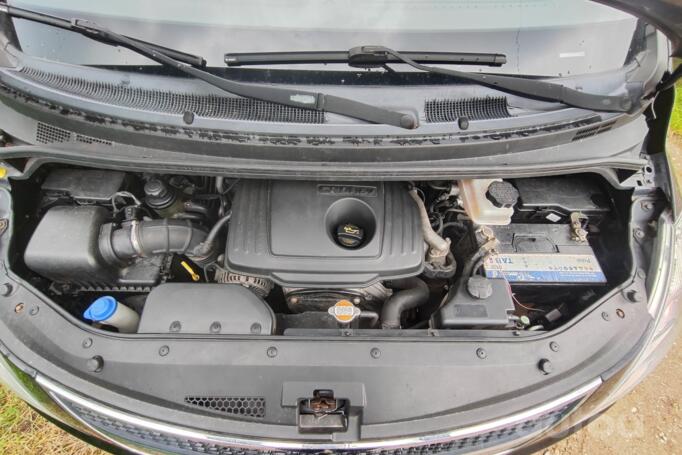 Hyundai H-1 Grand Starex Minivan