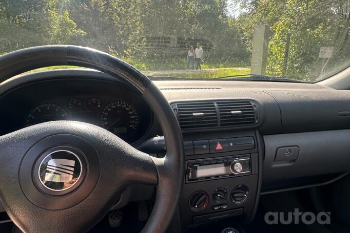 SEAT Toledo 2 generation Sedan