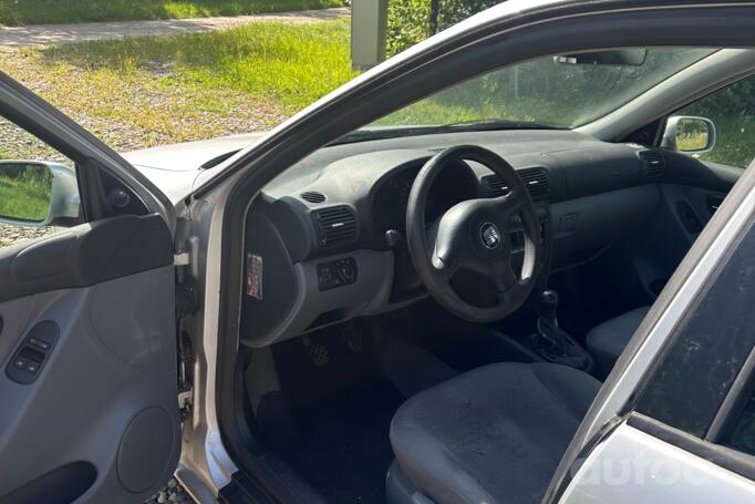 SEAT Toledo 2 generation Sedan