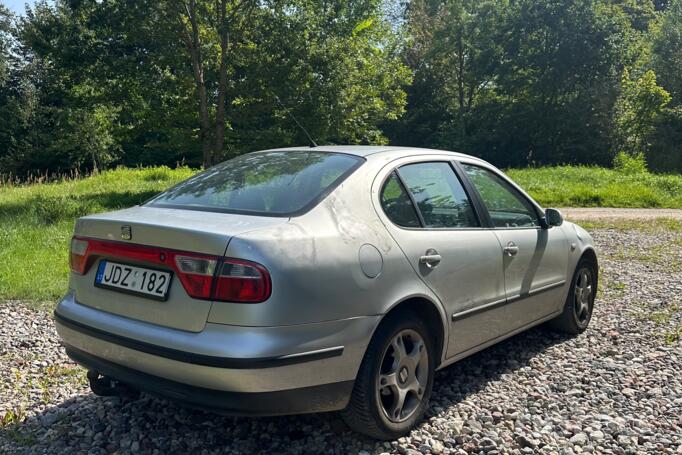 SEAT Toledo 2 generation Sedan