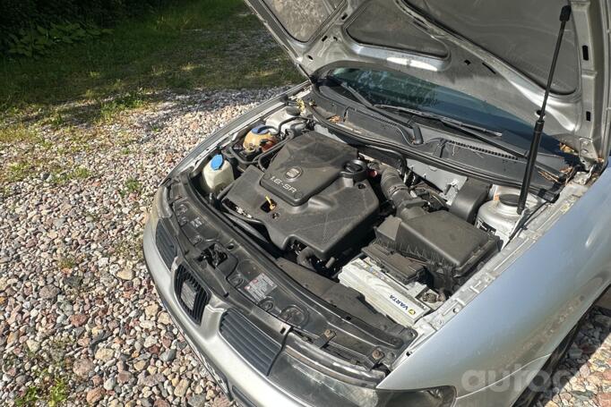 SEAT Toledo 2 generation Sedan