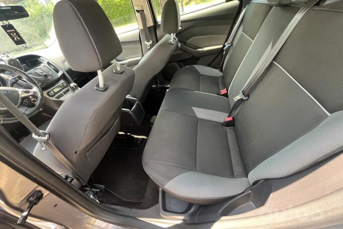 Ford Focus 3 generation wagon 5-doors