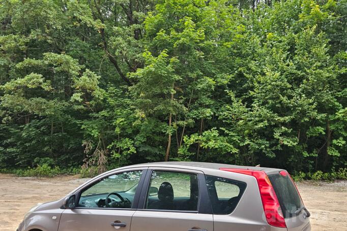 Nissan Note E11 Hatchback