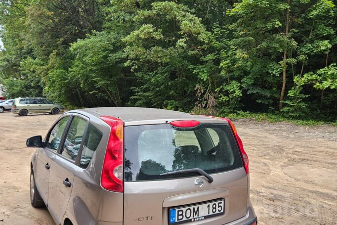 Nissan Note E11 Hatchback