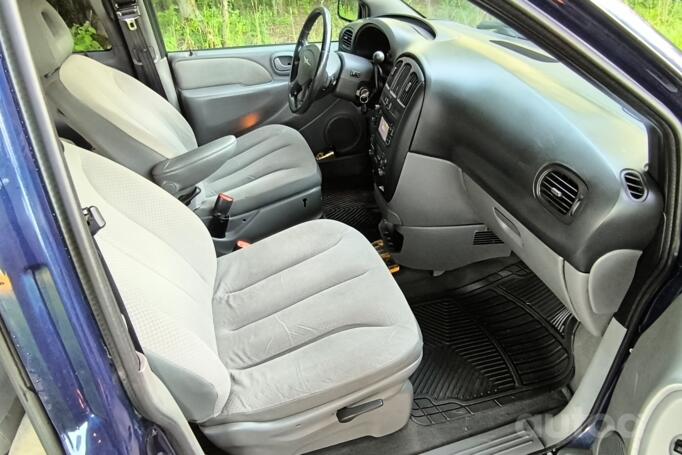 Chrysler Voyager 4 generation [restyling] Minivan