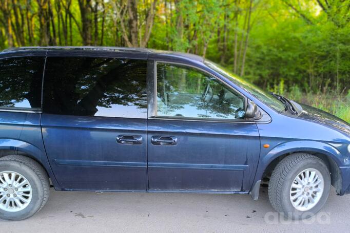 Chrysler Voyager 4 generation [restyling] Minivan