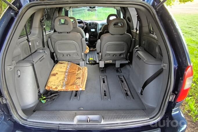 Chrysler Voyager 4 generation [restyling] Minivan