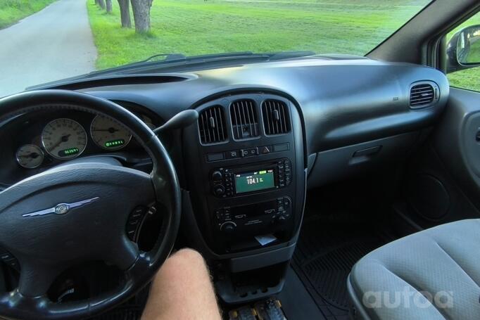 Chrysler Voyager 4 generation [restyling] Minivan
