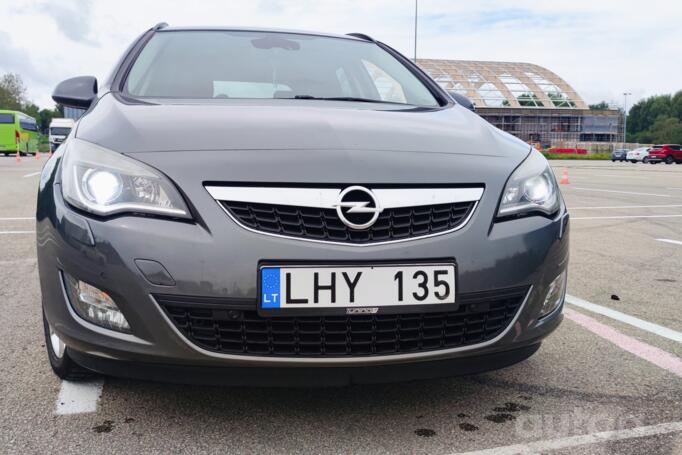 Opel Astra J Sports Tourer wagon