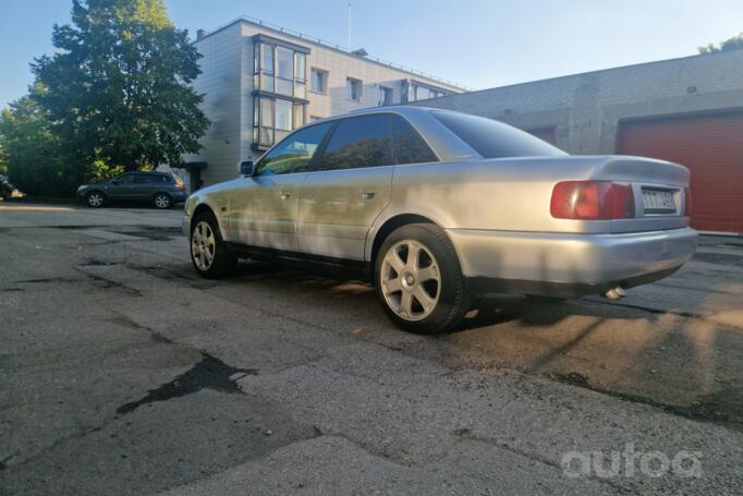 Audi A6 A4/C4 Sedan