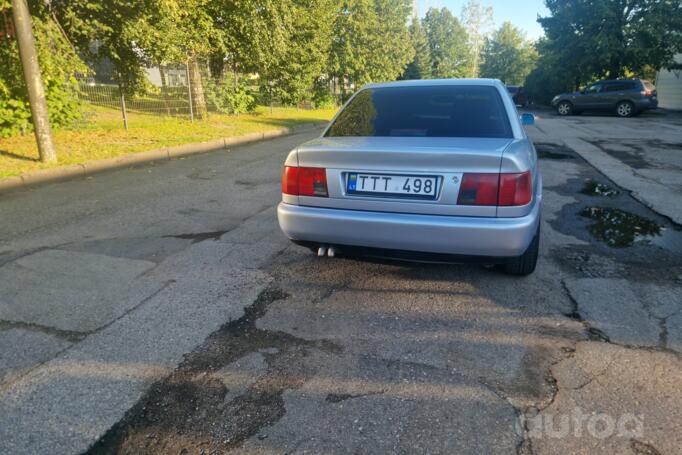 Audi A6 A4/C4 Sedan