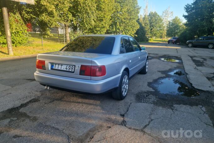 Audi A6 A4/C4 Sedan