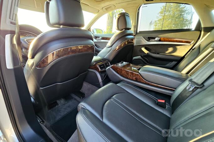 Audi A8 D4/4H Sedan