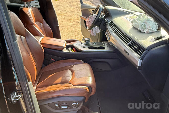 Audi Q7 4M Crossover