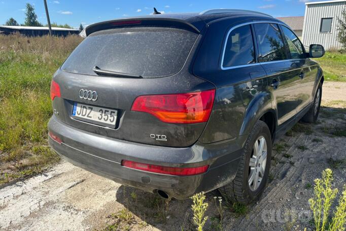 Audi Q7 4L Crossover