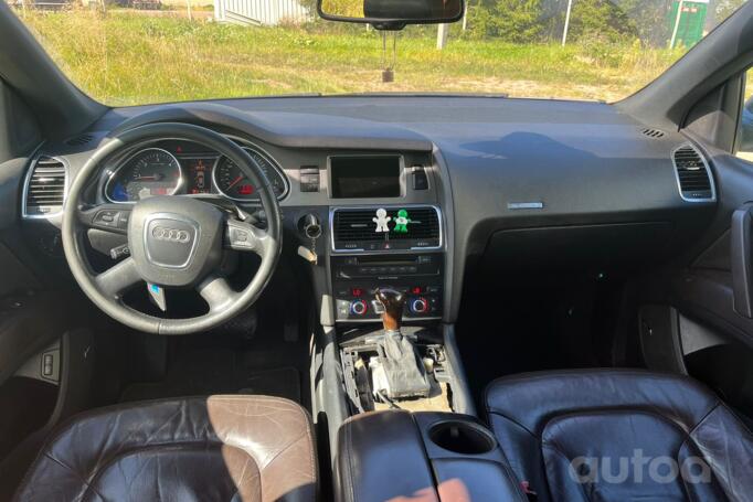 Audi Q7 4L Crossover