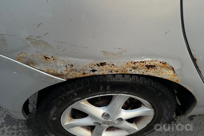 Toyota Corolla E120 Hatchback 5-doors