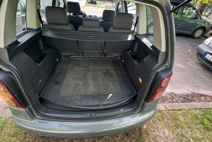 Volkswagen Touran 1 generation Minivan