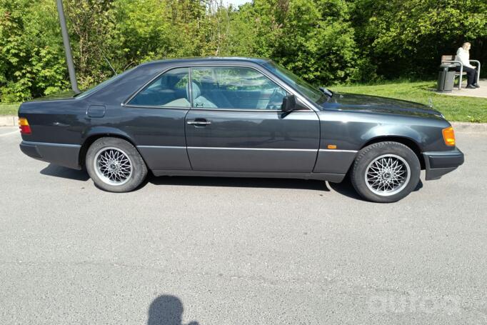 Mercedes-Benz W124 1 generation