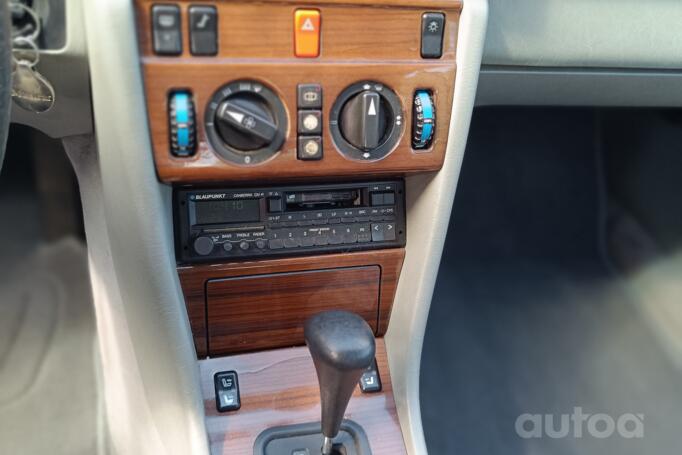 Mercedes-Benz W124 1 generation