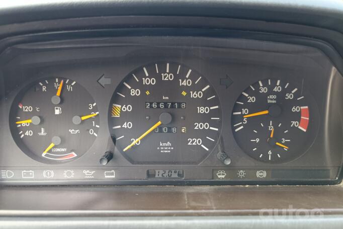 Mercedes-Benz W124 1 generation