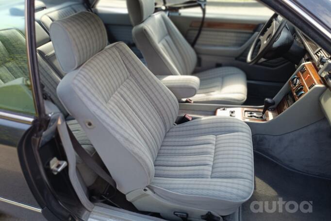Mercedes-Benz W124 1 generation