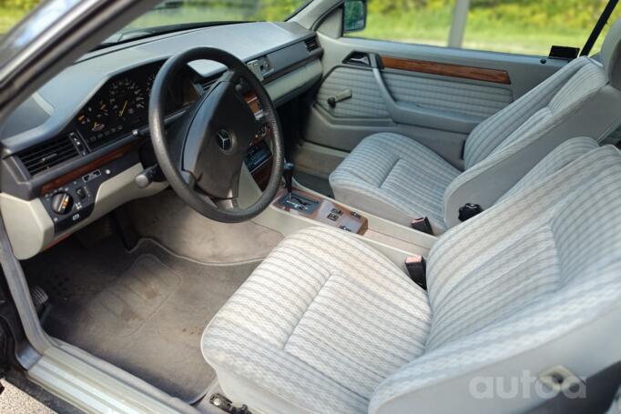 Mercedes-Benz W124 1 generation