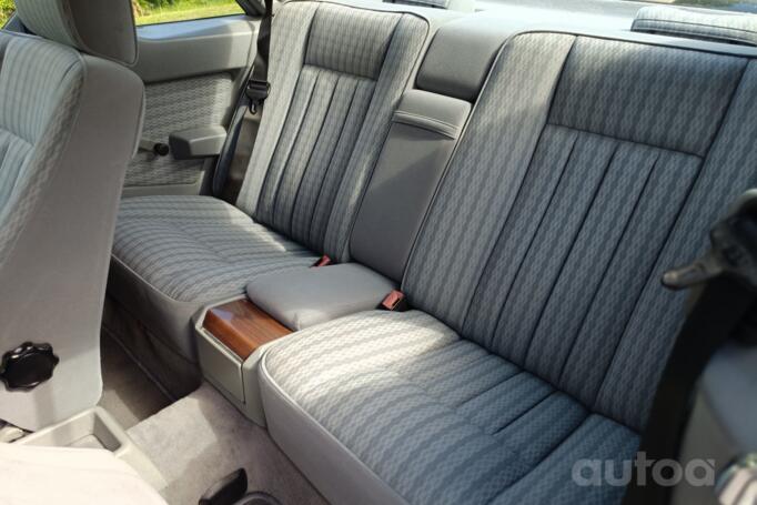 Mercedes-Benz W124 1 generation