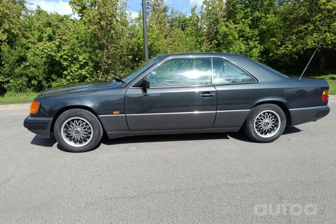 Mercedes-Benz W124 1 generation