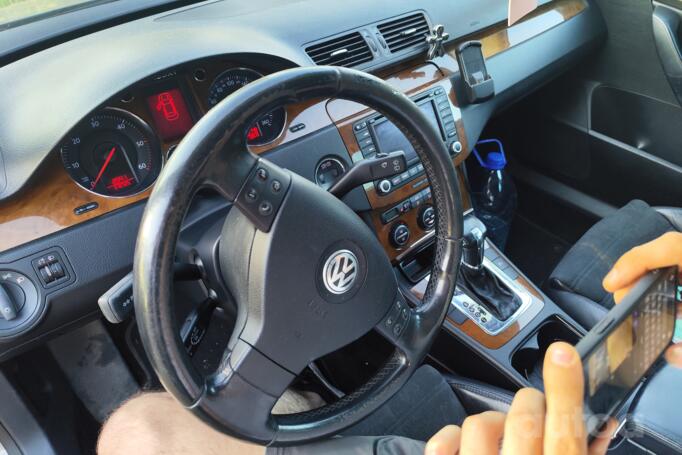 Volkswagen Passat B6 wagon 5-doors