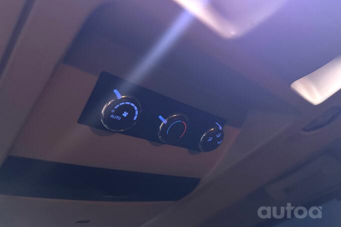 Chrysler Town & Country 5 generation [restyling]