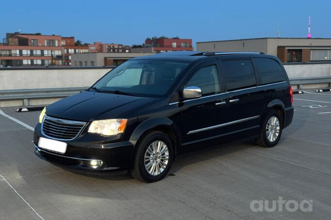 Chrysler Town & Country 5 generation [restyling]