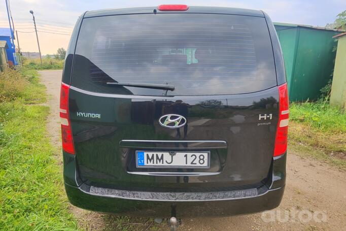 Hyundai H-1 Grand Starex Minivan