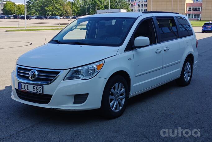 Volkswagen Routan 1 generation Minivan