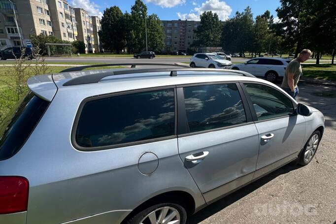 Volkswagen Passat B6 wagon 5-doors