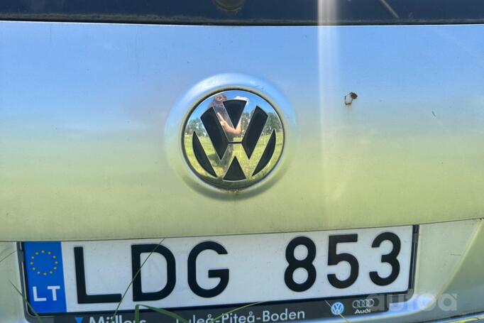 Volkswagen Passat B6 wagon 5-doors