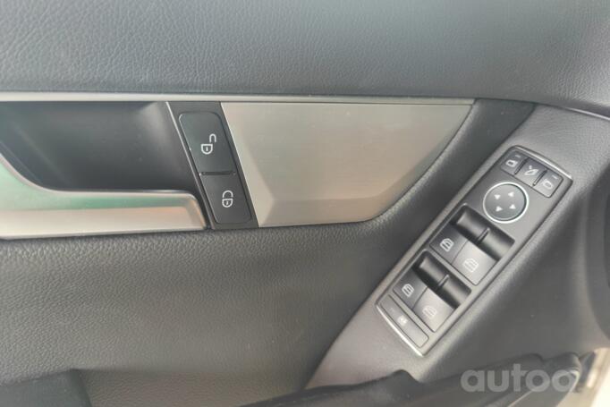 Mercedes-Benz C-Class W204/S204/C204 [restyling] Sedan 4-doors