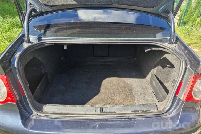 Volkswagen Passat B6 Sedan 4-doors