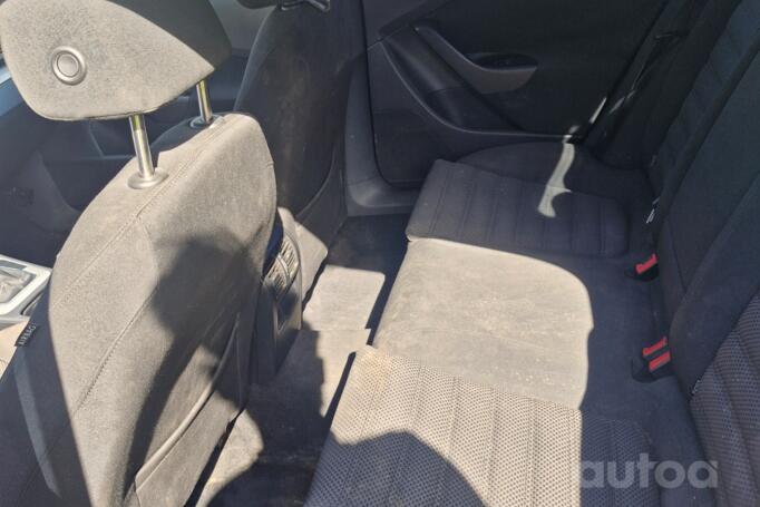 Volkswagen Passat B6 Sedan 4-doors